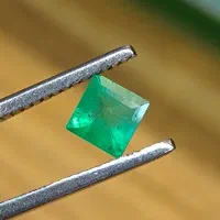 زمرد کلمبیا طبیعی 0.60 قیراطی تراش پرنس