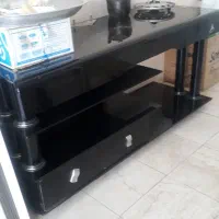 زیر تلویزیونی شیشه‌ی