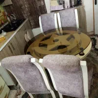 میز ناهارخوری 4نفره چراغ دار درحدنو سالم تمیز