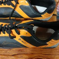 کفش چرم فوتبالی استوک|کیف، کفش، کمربند|بندر انزلی, معلم|دیوار