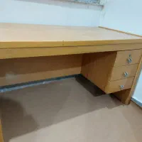 میز چوبی با چوب درجه یک و سه کشو