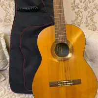 گیتار یاماها c40