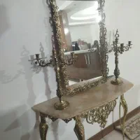 آیینه و شمعدان و کنسول برنجی
