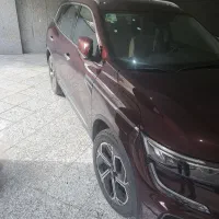 رنو کولئوس ۲۰۲۵ در حد، عنابی