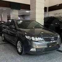سراتو اپشنال خاکستری و سفید