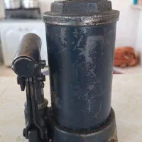 جک روغنی نو معاوضه هم دارم با کفتر یا کبوتر|قطعات یدکی و لوازم جانبی|ملایر, |دیوار