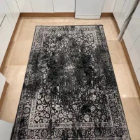 فرش زمینه مشکی و طوسی در حد نو