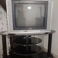 میز و تلویزیون