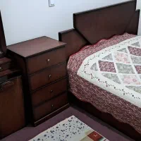 سرویس کامل تخت خواب ۲نفره ماهگونی رنگ تمام چوب|تخت و سرویس خواب|تهران, ارم|دیوار