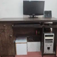 کامپیوتر و میز
