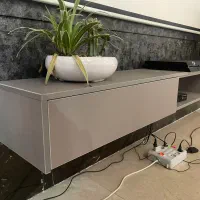 میز تلوزیون|میز تلویزیون|تهران, آبشار تهران (دریاچه)|دیوار