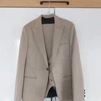 کت شلوار و پیراهن|لباس|رشت, گلسار|دیوار