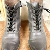 بوت و کفش چرم