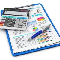 همکار خانم مسلط به امور بیمه ای تامین اجتماعی