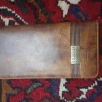 یک عدد کیف پول چرم طبیعی
