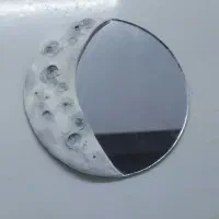آینه ی ماه