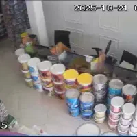 کارمند اداری و راننده