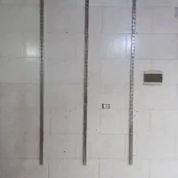 ستون و تیله ای رخت آویز قفسه مانکن|بندرخت و رخت‌آویز|قم, شاد قلی|دیوار