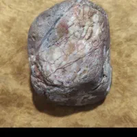 دوعدد سنگ باستانی ارزشمند