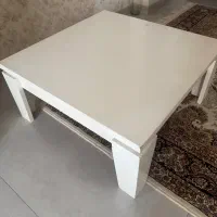 میز ام دی اف سفید جلوی مبل