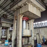 دستگاه پرس هیدرولیکی 1200 تنی