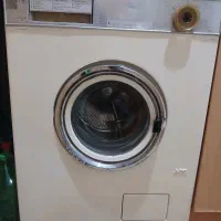 یک  عدد   ماشین لباسشویی AEG