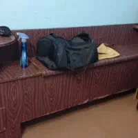 میز قالی ( فروش فوری )|میز تحریر و کامپیوتر|شاهینشهر, عطار|دیوار