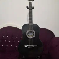 گیتاروالنسیا باپایه وکیف ودفترچه ترانه های افتاب