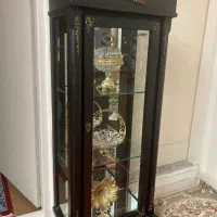 ویترین سه طبقه تمیز و سالم
