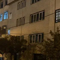 ۳۶۰ متر جنوبی سه طبقه ۵۵۰ متر وزرا