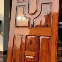 رنگکاری چوب به صورت حرفه ای  و قابل مقایسه