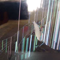 تلویزیون 55 اینچ شکسته