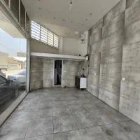 یک واحد مغازه بسیار تمیز و بازسازی‌شده