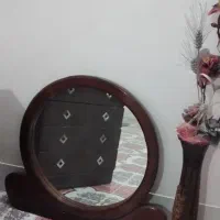 اینه دراور و گلدان