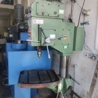 یک عدد دستگاه کف تراشی و دریل ستونی