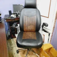 ست کاملِ میز و صندلی حرفهای|دفتر کار|رشت, گلسار|دیوار