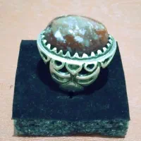 انگشتر جاسپر خوش تراش و انگشتر عقیق کبدی آبدار