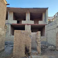 ویلا-نیم-کاره-فروشی-لب-رودخانه-زاینده-رود