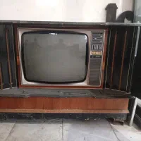 تلوزیون فیلیپس قدیمی|کلکسیون اشیاء عتیقه|مبارکه, |دیوار