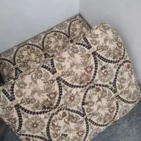 یک جفت پشتی قدیمی