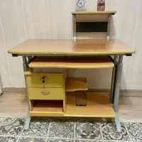 میز تحریر با صندلی گردان در حد نو