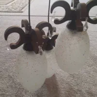 لوستر سه تایی|لوستر و چراغ آویز|قدس, شهر‌قدس|دیوار