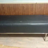 پاف چهار نفره مشکی چرم پایه استیل