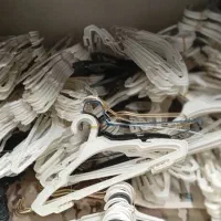 آویز لباس