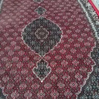 ۲عدد فرش و۱۲ تا پشتی