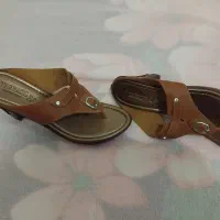 صندل|کیف، کفش، کمربند|بندر دیر, |دیوار