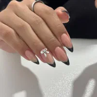 خدمات زیبایی ناخن و احیاوصافی و اکستنشن مژه|خدمات آرایشگری و زیبایی|فسا, |دیوار