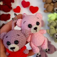 عروسک بافتنی و سرکلیدی|اسباب‌بازی بچه|باغستان, |دیوار