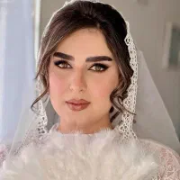 ارائه خدمات میکاپ و شنیون عروس وهمراه