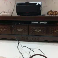 میز تلویزیون در حد نو سالم قهوه ای